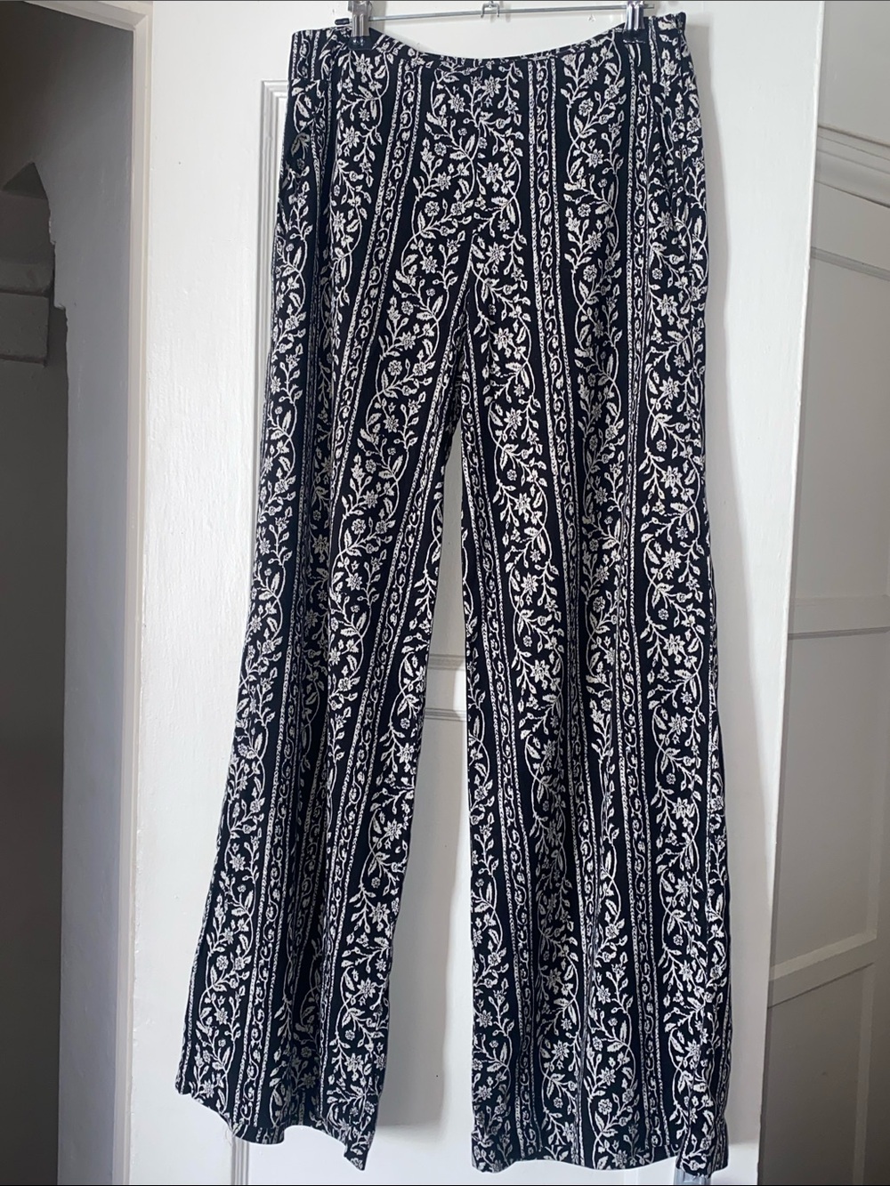 Abercrombie & Fitch Black and White Floral Stripe Wide-Leg Pants Sz 2 W/Pockets